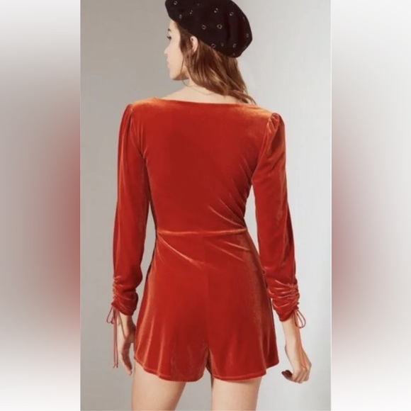 Urban Outfitters Ruched Orange Velvet Romper Size M - Picture 9 of 11